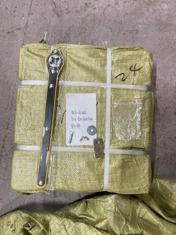 Gearzens Car Jack and Lug Wrench